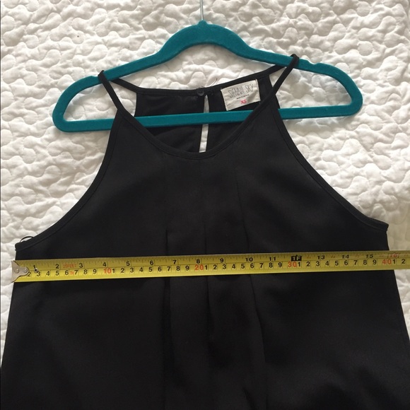 High neck black top - Picture 3 of 6